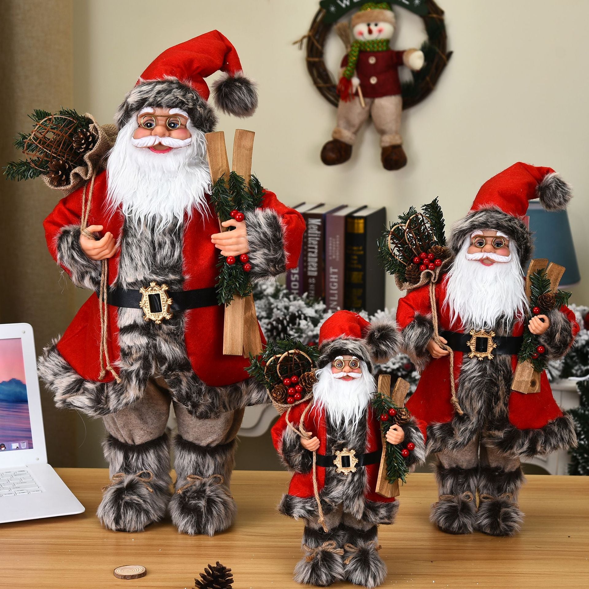 New stylish Santa Claus ornaments